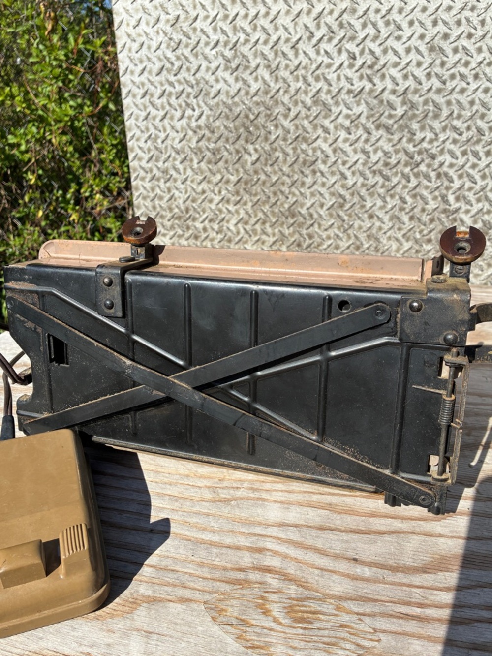 Vintage Singer 301A Heavy Duty Sewing Machine With Pedal For Parts & Or Repair - Picture 7 of 7